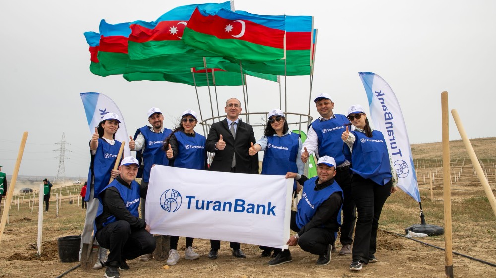 TuranBank ağacəkmə aksiyasında iştirak edib